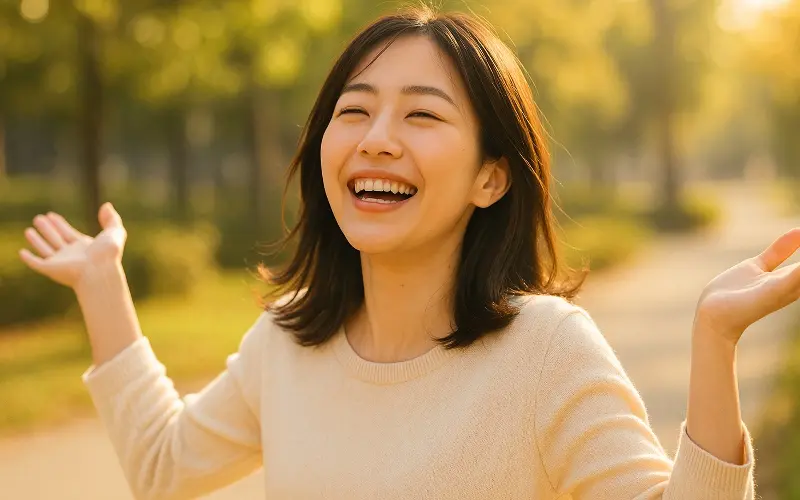 「幸せホルモンを効果的に増やす方法を知って人生を明るく生きよう」のアイキャッチ画像
